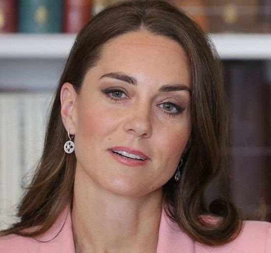 “Goodbye, Kate”: The royal family is devastated, Kate Middleton has just lost her battle against… See the first comment.