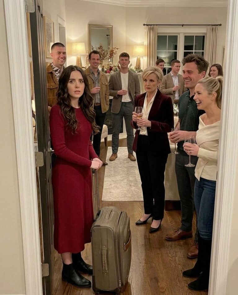 My mom left me at the airport after I came home from 5 years working abroad. When I walked into the house, they looked at me like I was a stranger. My mom smirked. “Oh, the homeless one is back?” My dad and aunt laughed. “Go wash that filth off you. Don’t ruin the party.” The whole room burst into laughter. I stayed calm. “We’ll see who ends up homeless.” Then I walked out. One week later… I did something that sent everyone into sh0ck.