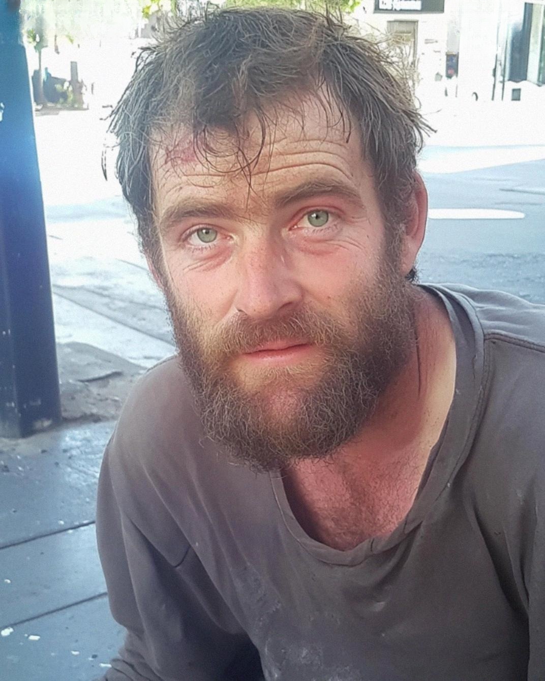 I Married a Homeless Man to Spite My Parents – A Month Later, I Came Home and Froze in Shock at What I Saw