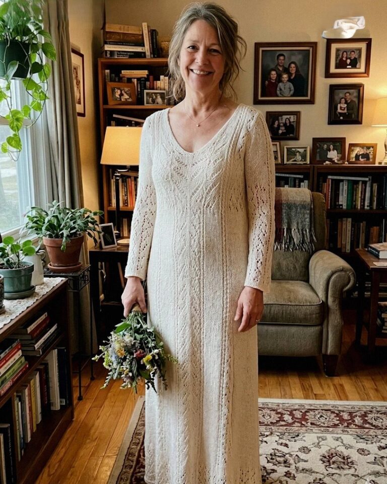 I Knitted My Wife’s Wedding Dress for Our Vow Renewal – When Guests Started Laughing at the Reception, She Took the Microphone and the Entire Room Fell Silent